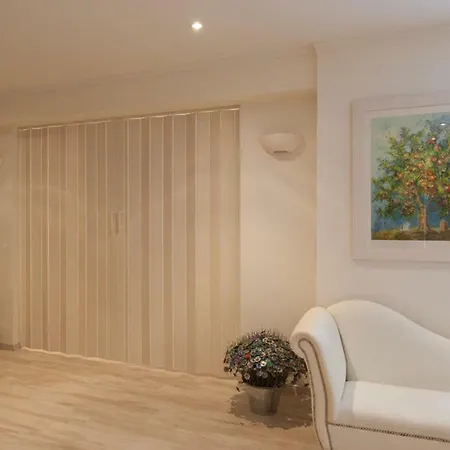 Acropolis Luxury House *